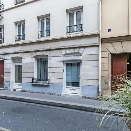 Cozy Little Duplex Near Montmartre Parigi