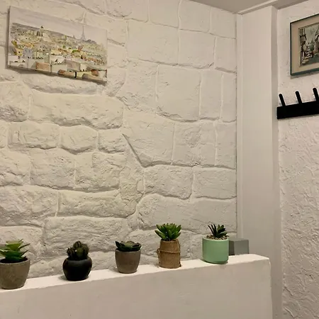 Cozy Little Duplex Near Montmartre Appartamento Parigi